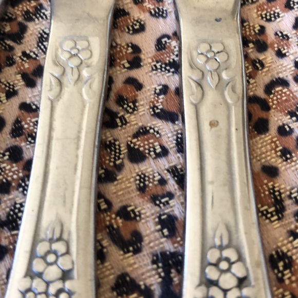 4  dinner/butter aerated knives - Picture 5 of 6
